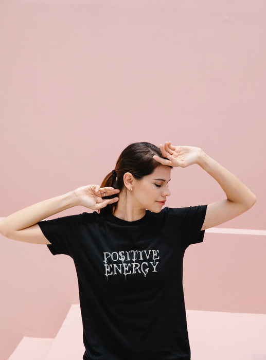 Geborduurde T-shirt | Positive Energy